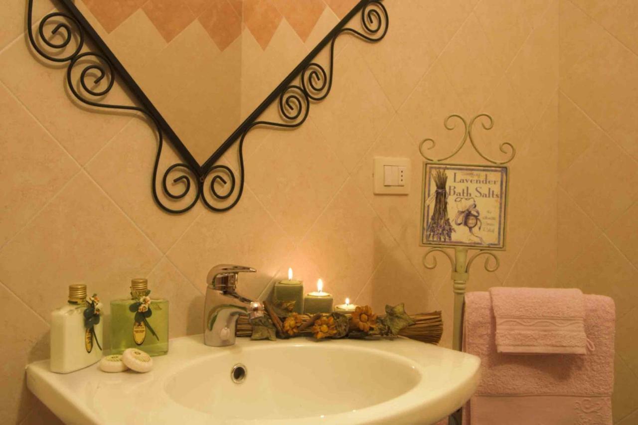 Hotel Il Giglio D'Oro Florenz Zimmer foto